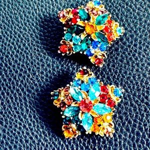 Vintage Multicolor Star Brooch Pair. Unsigned Prong set.